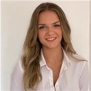 Profesora de educación Primaria y Secundaria, con alta experiencia y nivel de inglés avanzado.